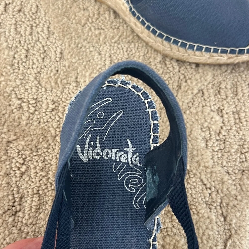 Vidoretta Espadrilles brand new. Steel gray. Size 40